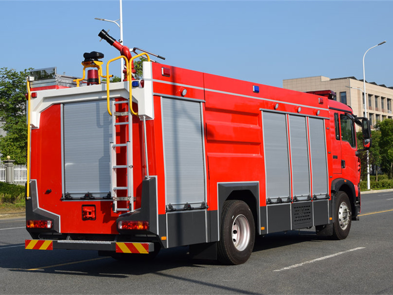 豪沃單橋水罐消防車(chē)(9噸)圖片