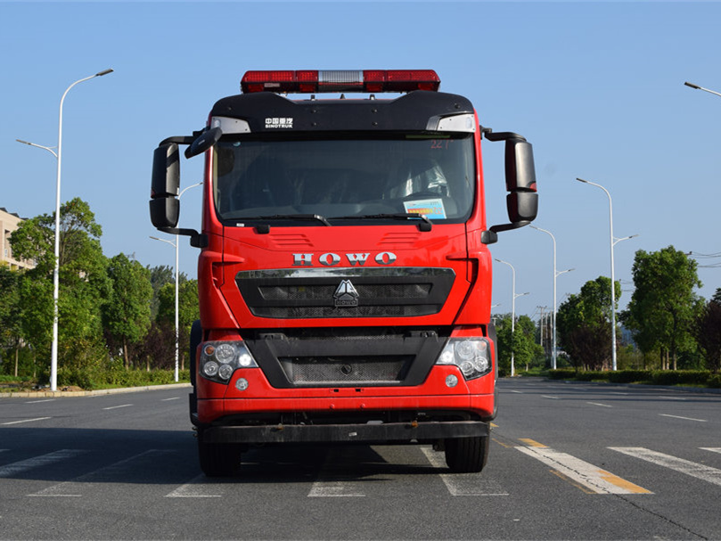 豪沃單橋水罐消防車(chē)(9噸)圖片